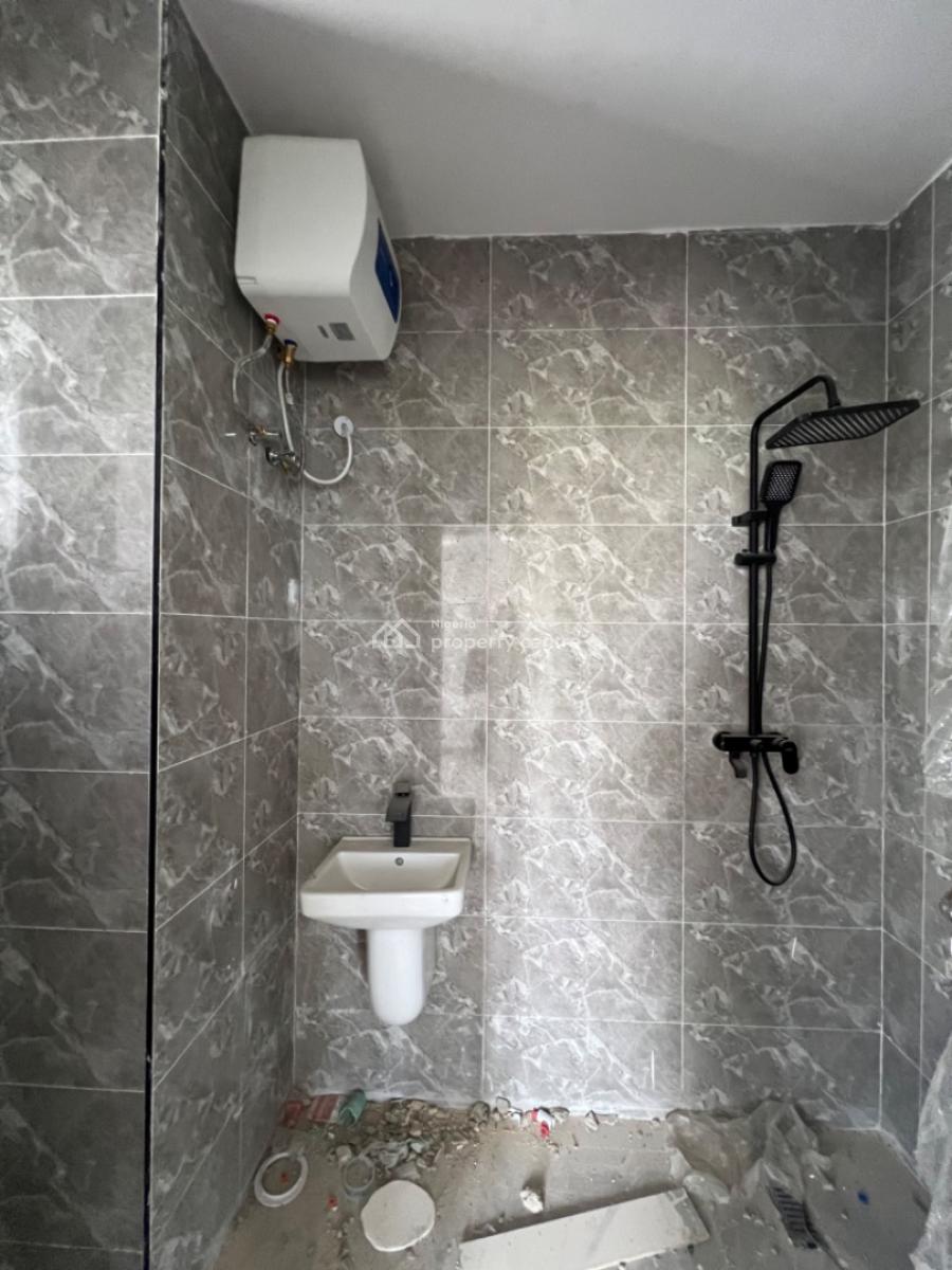 Contemporary 3 Bedroom Apartment, Lekki Phase 1, Lekki, Lagos, Flat / Apartment for Sale