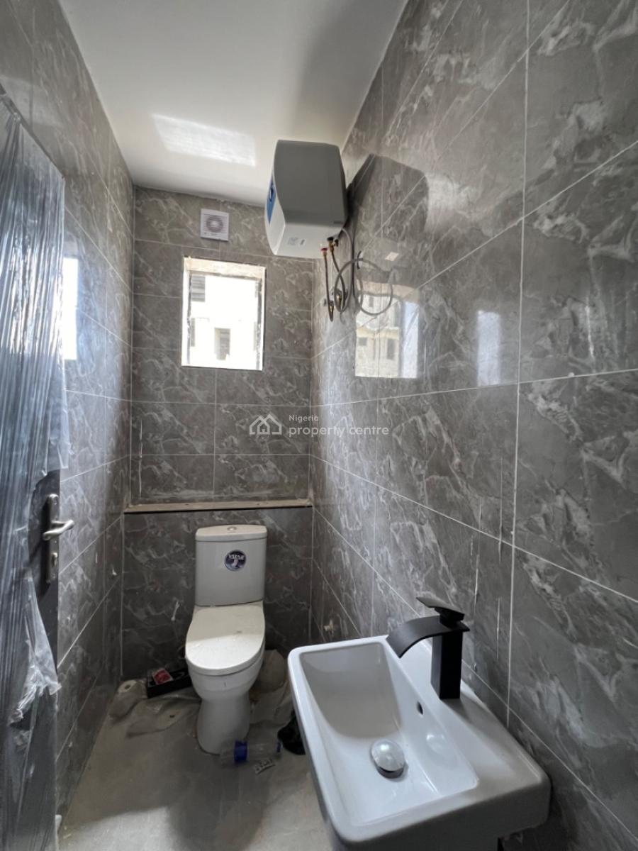 Contemporary 3 Bedroom Apartment, Lekki Phase 1, Lekki, Lagos, Flat / Apartment for Sale