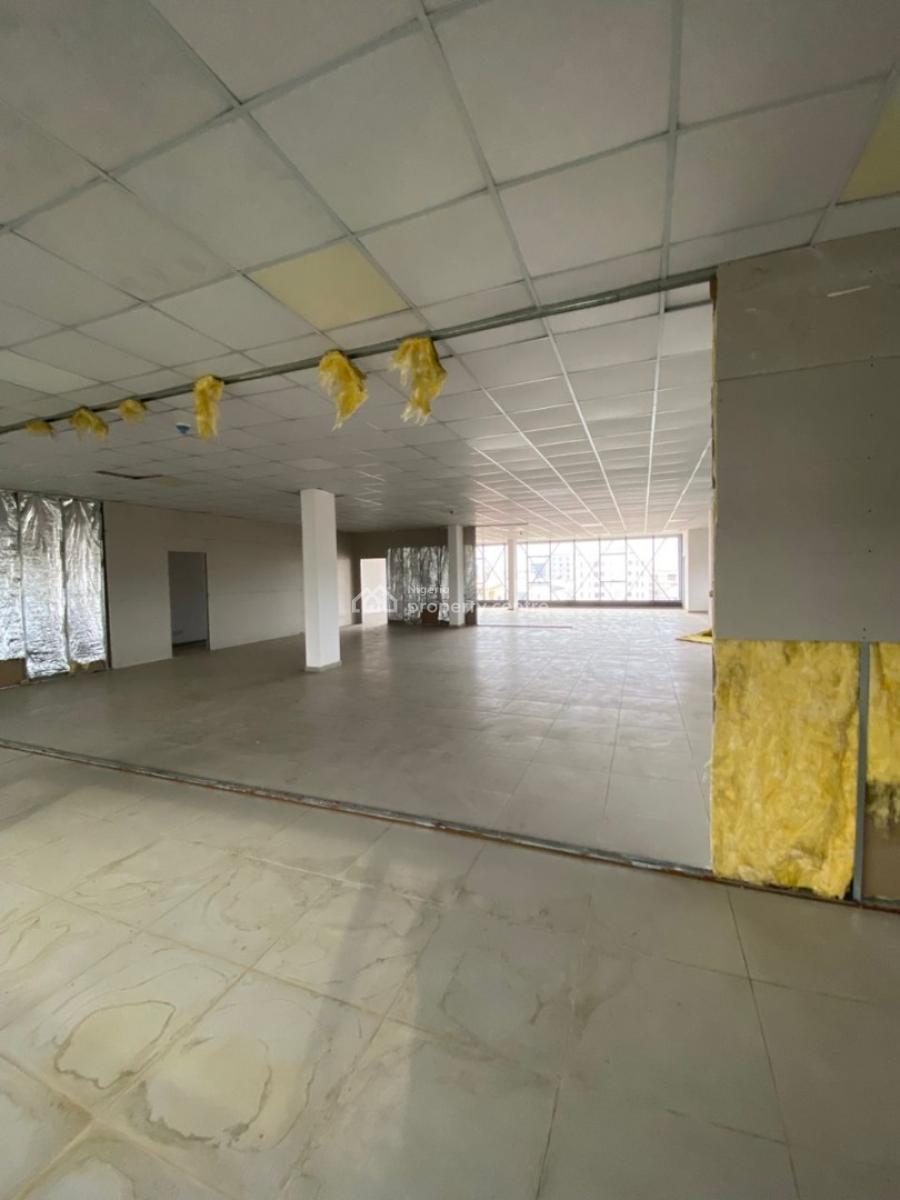 Landmark Mixed-use Commercial Building with Modern Glass Facade, Ikate, Lekki, Lagos, Commercial Property for Sale