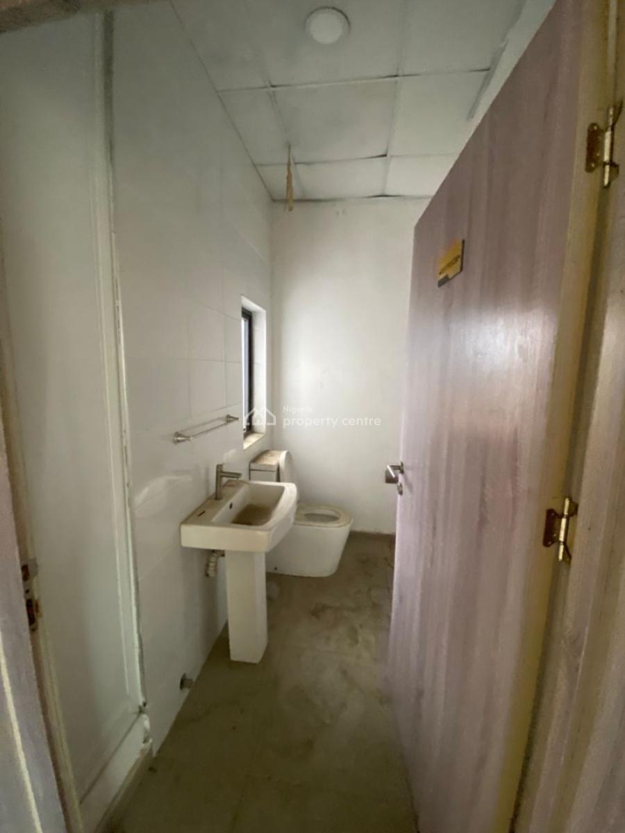 Landmark Mixed-use Commercial Building with Modern Glass Facade, Ikate, Lekki, Lagos, Commercial Property for Sale