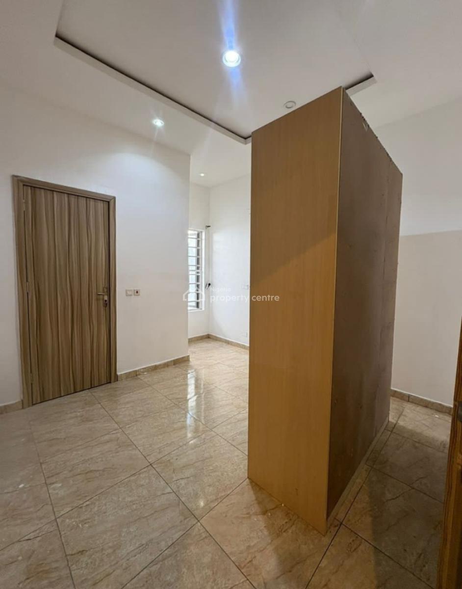 Cute Single Room Upstairs, Orchid Road, Ikota, Lekki, Lagos, Self Contain (single Rooms) for Rent