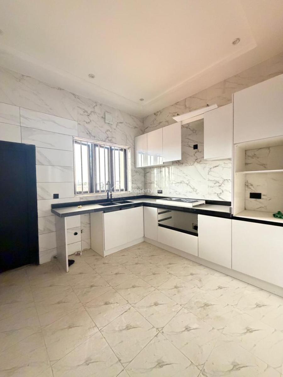 Nicely Built 3 Bedroom Apartment with Swimming Pool, Elevator & Gym., Lekki Expressway, Lekki, Lagos, Flat / Apartment for Rent