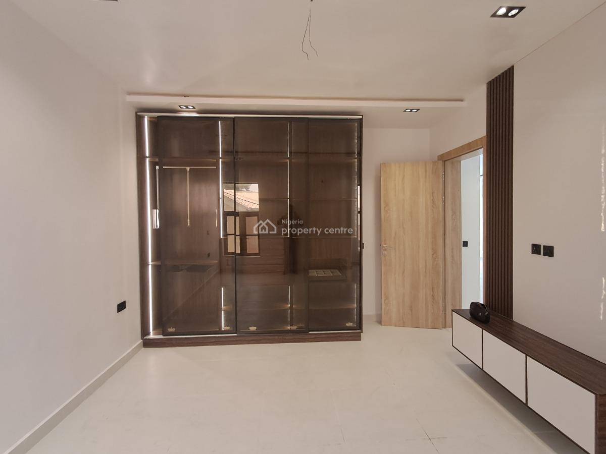 Newly Built 2 Bedroom with Elevator, Gym and Swimming Pool, Lekki Phase 1, Lekki, Lagos, Flat / Apartment for Sale