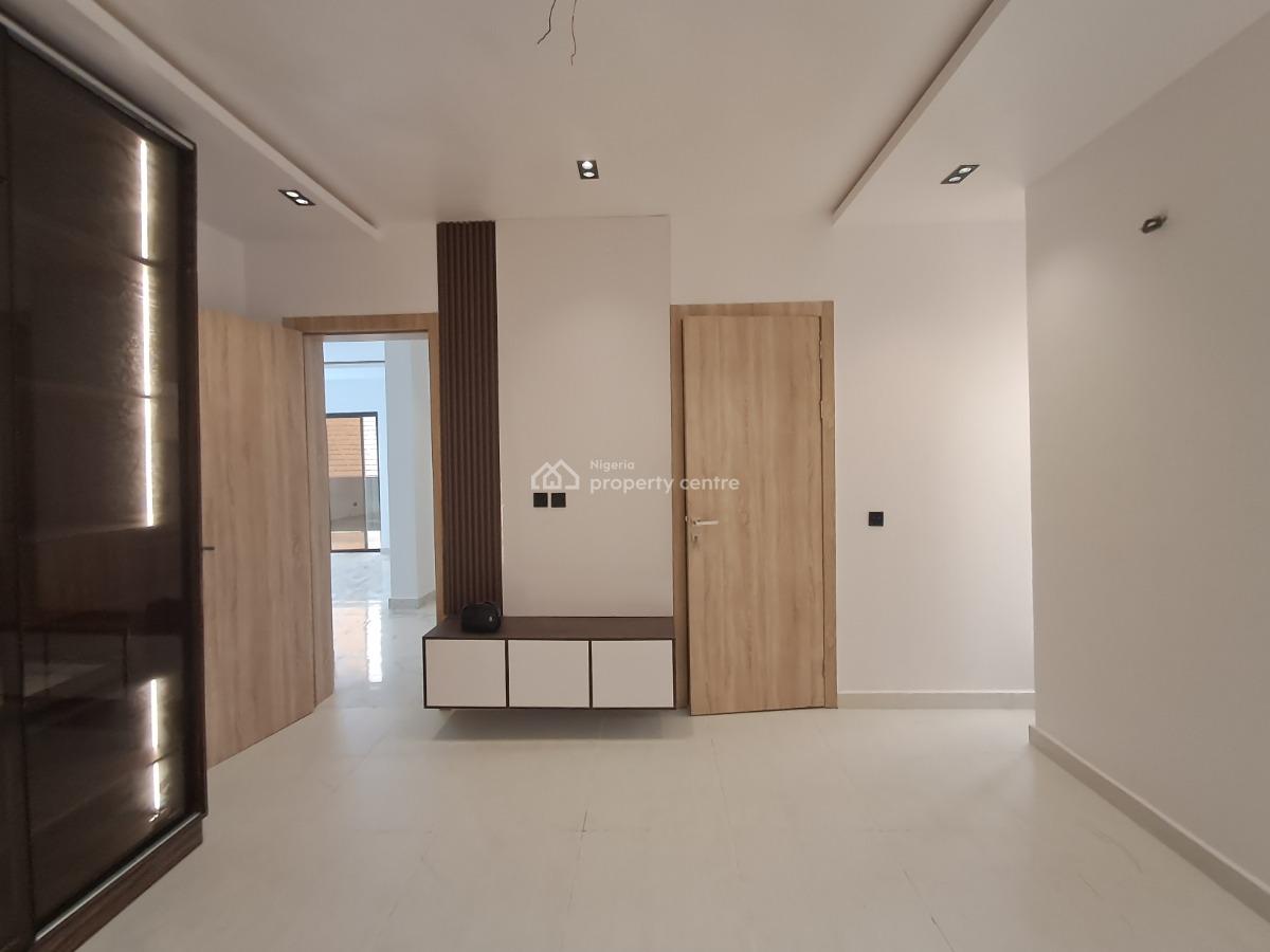 Newly Built 2 Bedroom with Elevator, Gym and Swimming Pool, Lekki Phase 1, Lekki, Lagos, Flat / Apartment for Sale