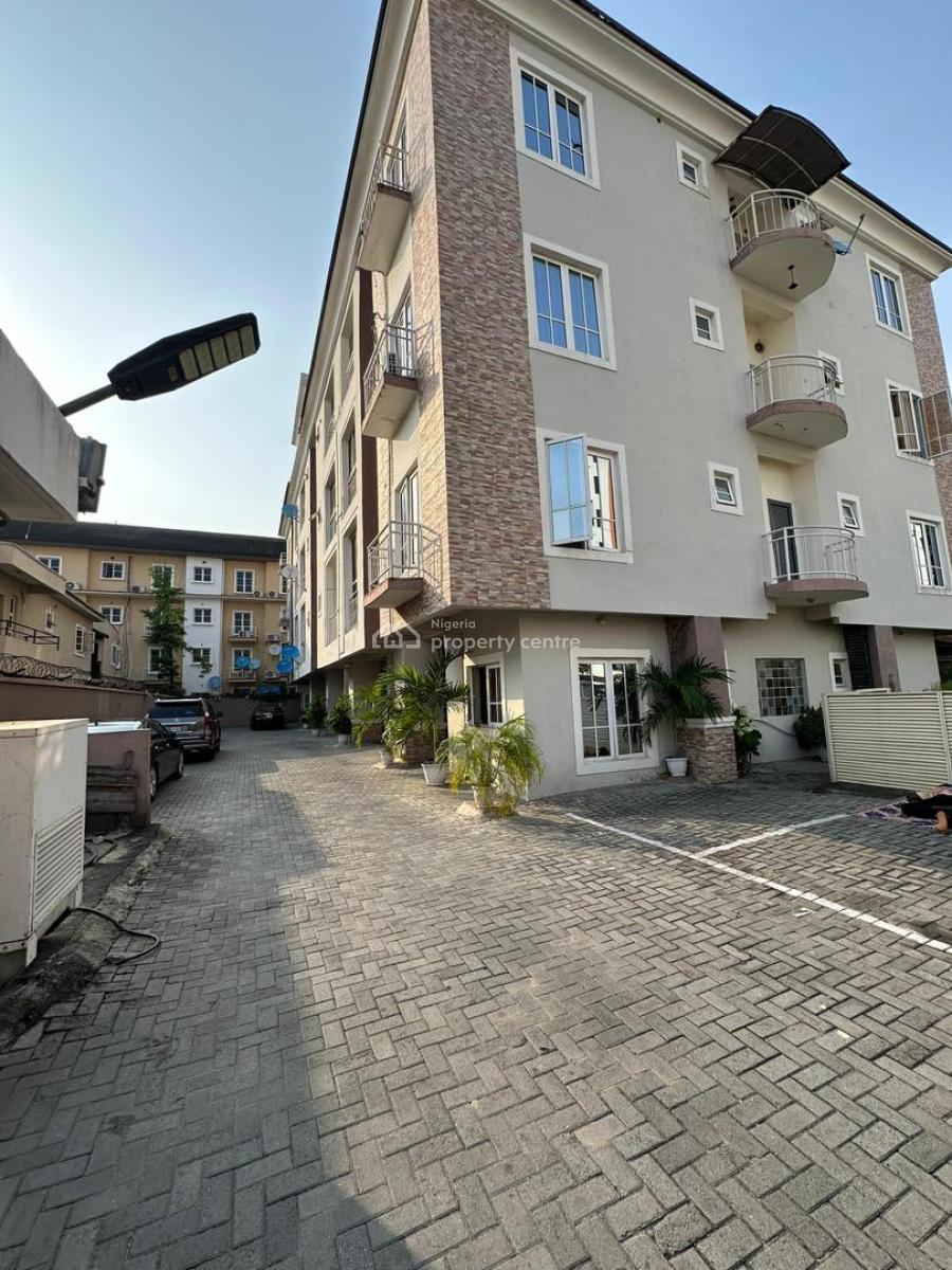 Nice 3 Bedrooms Apartment, Lekki Phase 1, Lekki, Lagos, Flat / Apartment for Sale