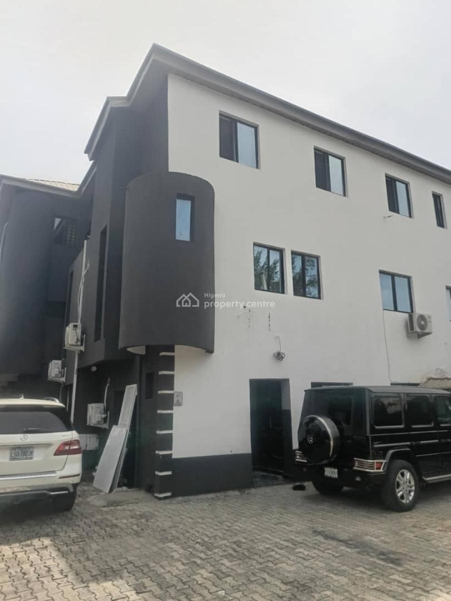 Exquisite Spacious 3 Bedroom Apartment in a Secure Estate, Lekki Phase 1, Lekki, Lagos, Flat / Apartment for Rent