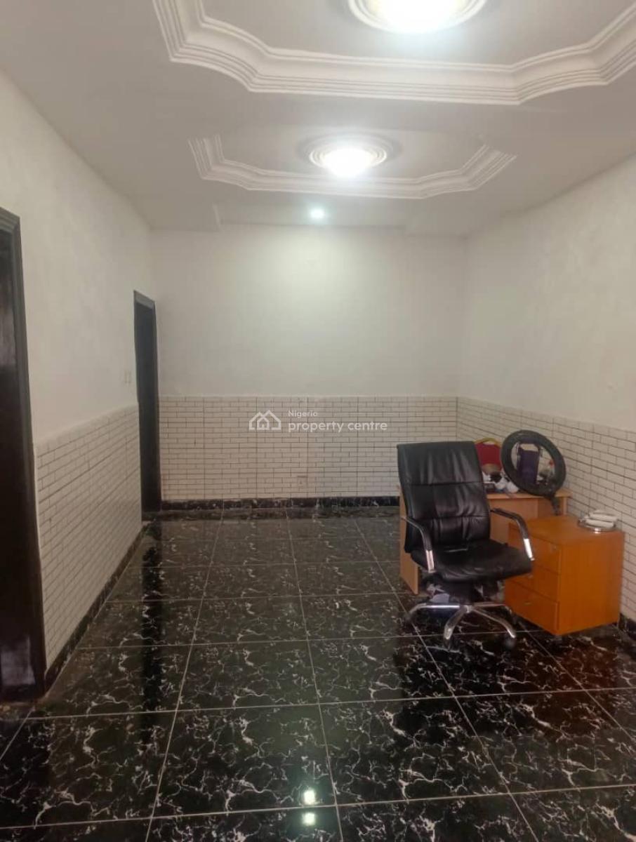 Exquisite Spacious 3 Bedroom Apartment in a Secure Estate, Lekki Phase 1, Lekki, Lagos, Flat / Apartment for Rent