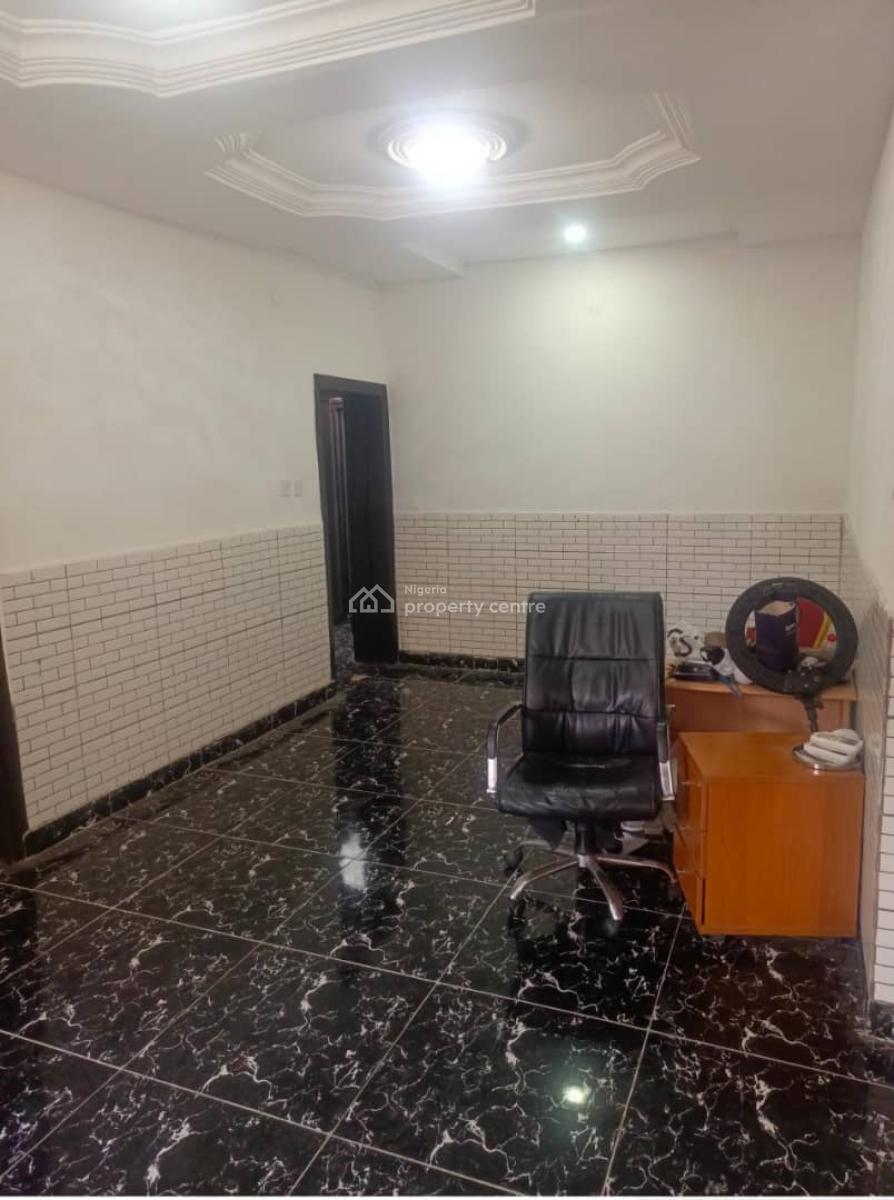 Exquisite Spacious 3 Bedroom Apartment in a Secure Estate, Lekki Phase 1, Lekki, Lagos, Flat / Apartment for Rent