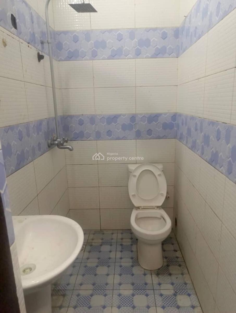 Exquisite Spacious 3 Bedroom Apartment in a Secure Estate, Lekki Phase 1, Lekki, Lagos, Flat / Apartment for Rent