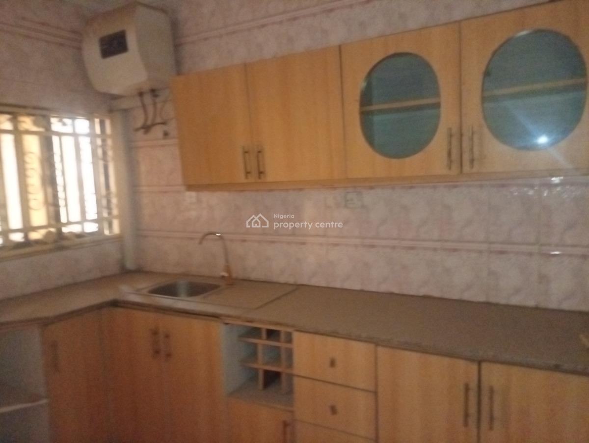 3 Bedroom Flat with a Room Bq with Acs and Generator, Wuse 2, Abuja, Flat / Apartment for Rent