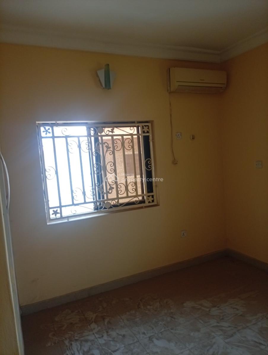 3 Bedroom Flat with a Room Bq with Acs and Generator, Wuse 2, Abuja, Flat / Apartment for Rent