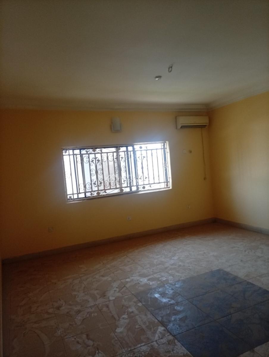 3 Bedroom Flat with a Room Bq with Acs and Generator, Wuse 2, Abuja, Flat / Apartment for Rent