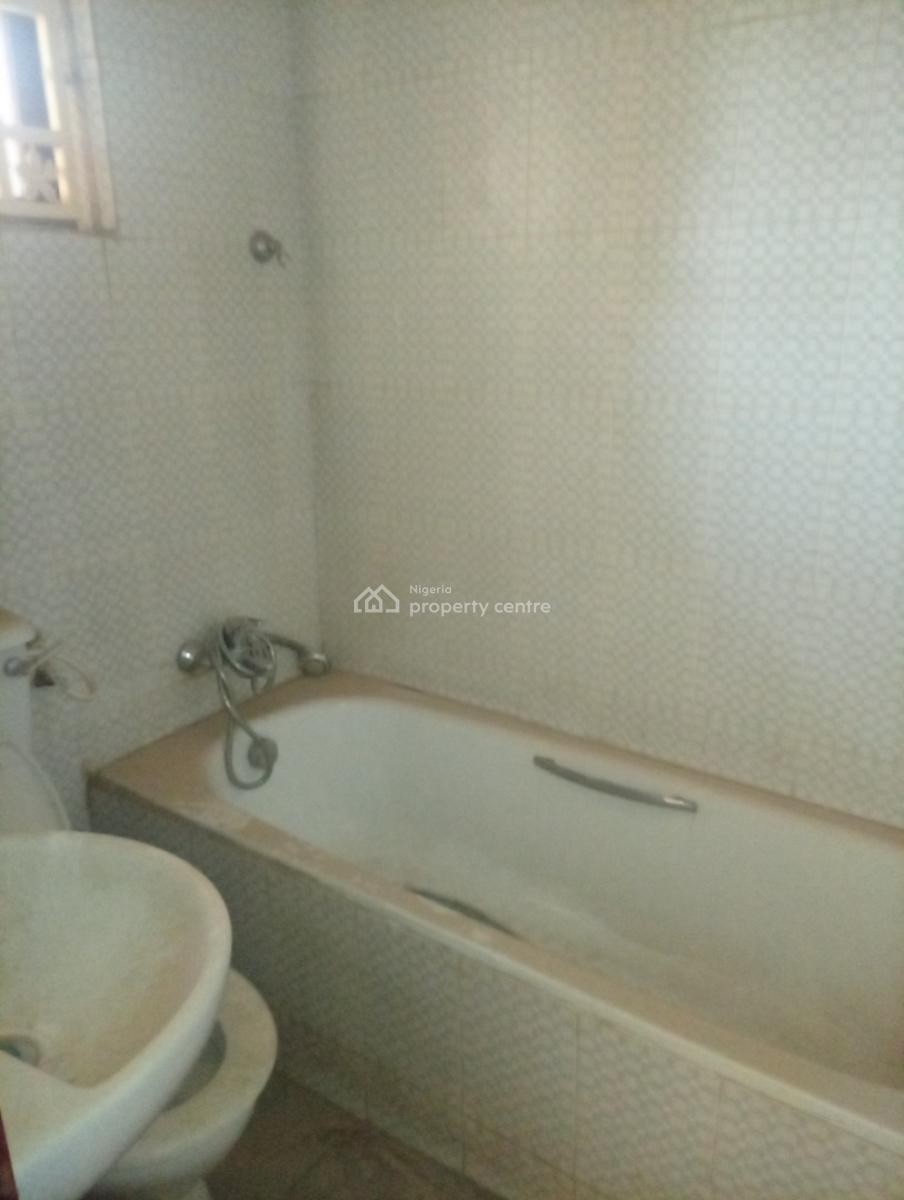 3 Bedroom Flat with a Room Bq with Acs and Generator, Wuse 2, Abuja, Flat / Apartment for Rent