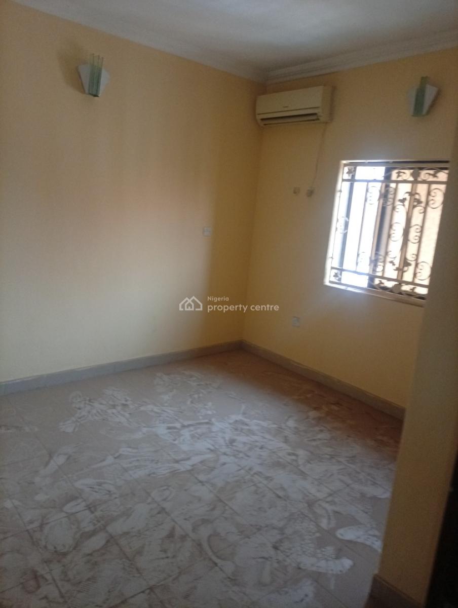 3 Bedroom Flat with a Room Bq with Acs and Generator, Wuse 2, Abuja, Flat / Apartment for Rent