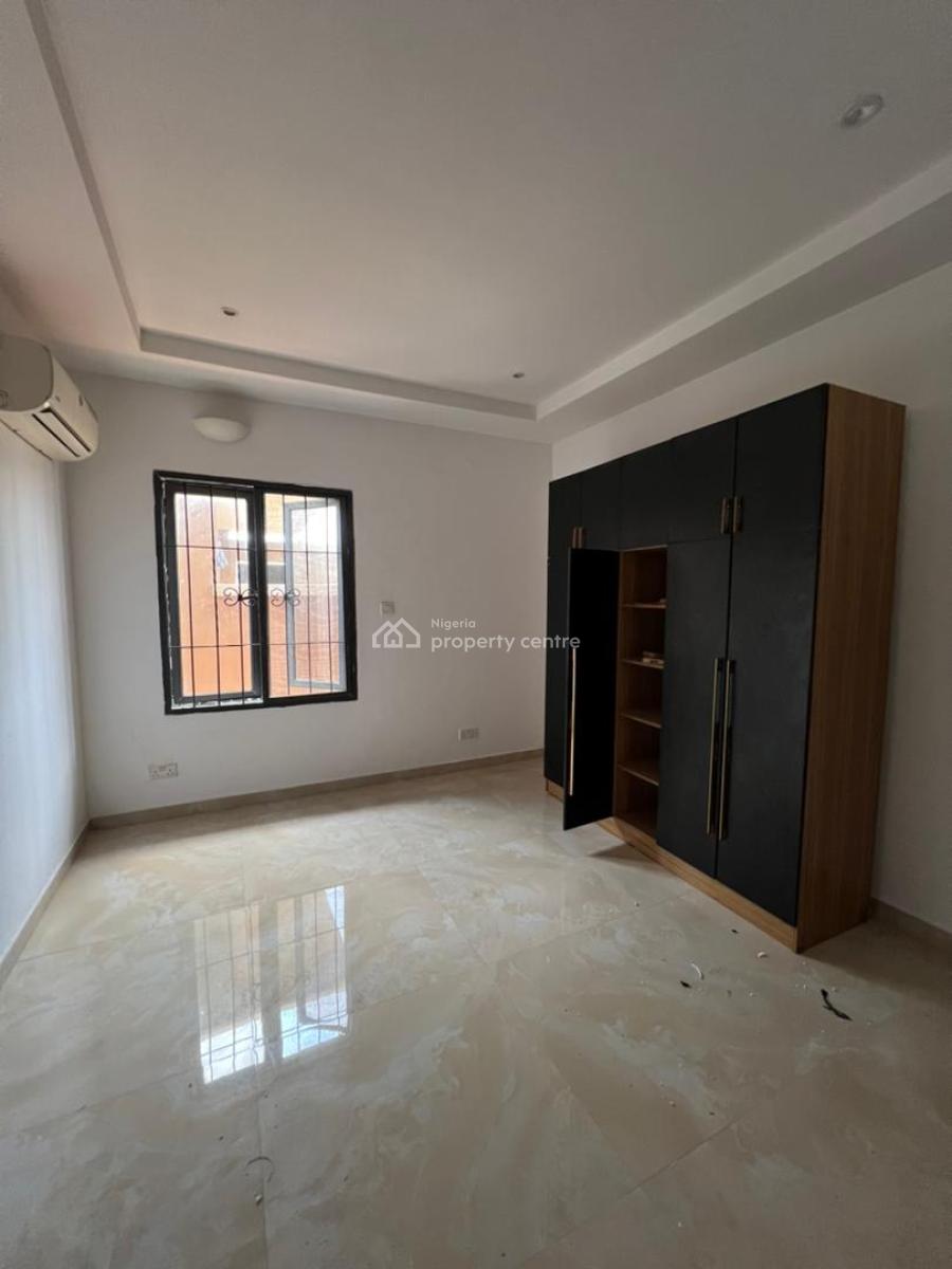 Lovely Spacious 2 Bedroom Apartment in a Secure Estate, Freedom Way, Lekki, Lagos, Flat / Apartment for Rent