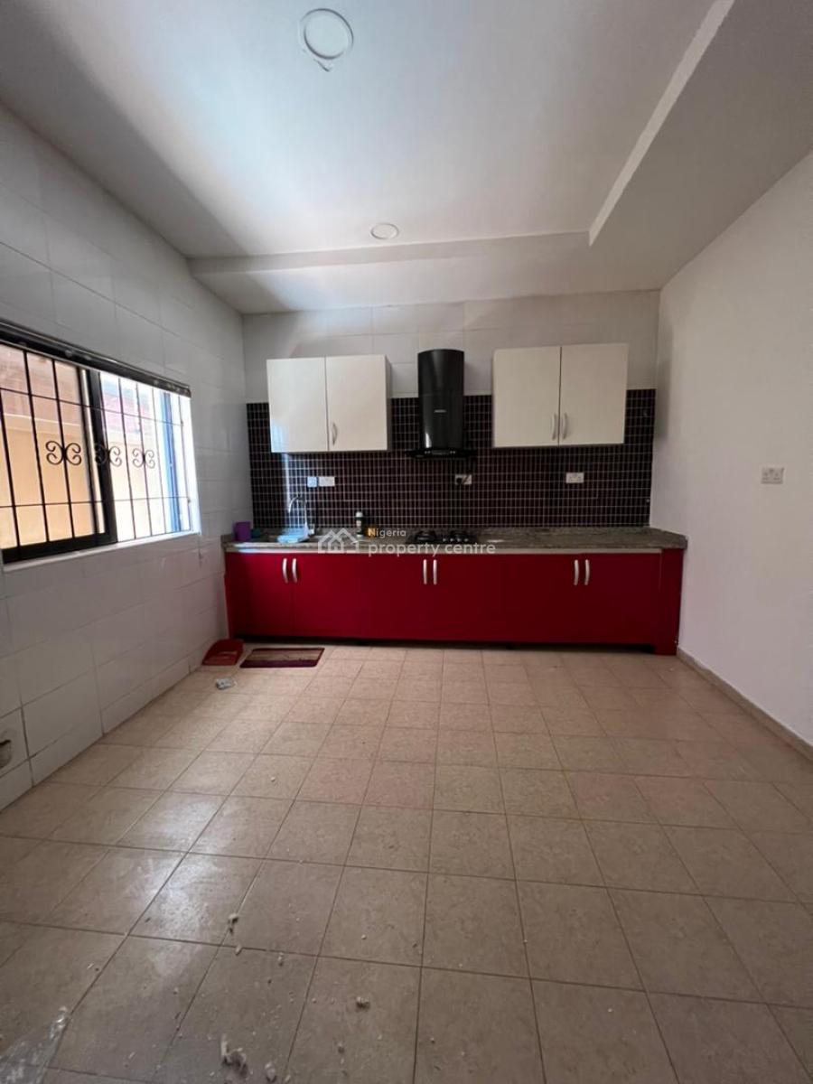 Lovely Spacious 2 Bedroom Apartment in a Secure Estate, Freedom Way, Lekki, Lagos, Flat / Apartment for Rent