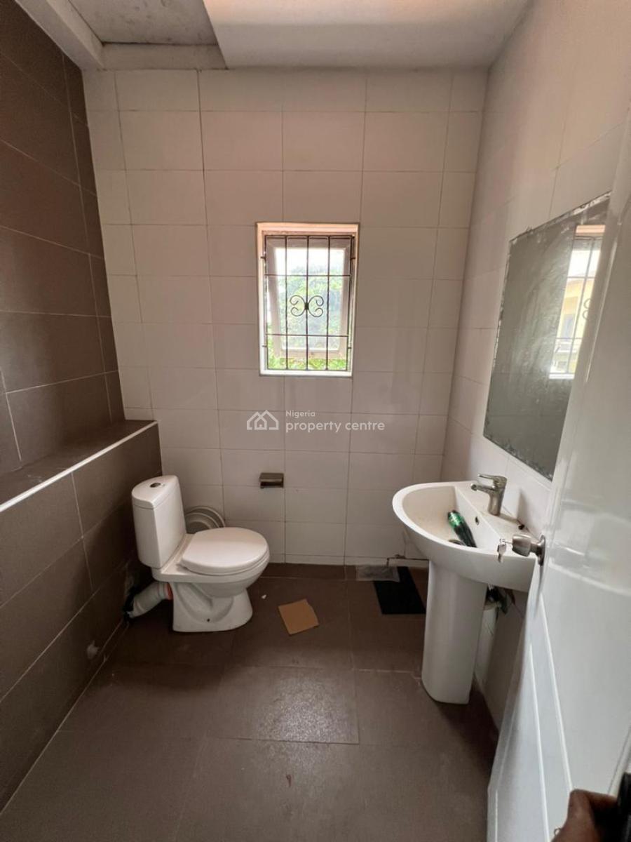 Lovely Spacious 2 Bedroom Apartment in a Secure Estate, Freedom Way, Lekki, Lagos, Flat / Apartment for Rent