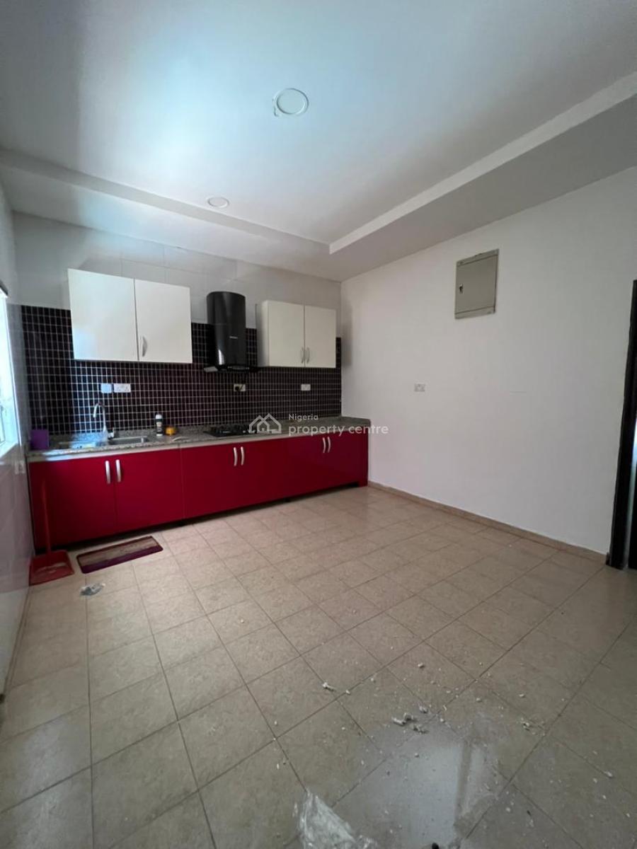 Lovely Spacious 2 Bedroom Apartment in a Secure Estate, Freedom Way, Lekki, Lagos, Flat / Apartment for Rent