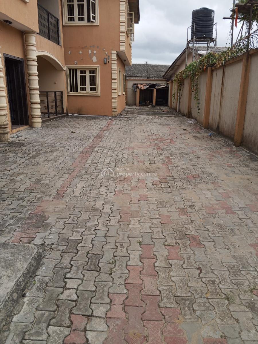 Well Renovated 3 Bedroom Flat, Bashorun Majek, Sangotedo, Ajah, Lagos, Flat / Apartment for Rent