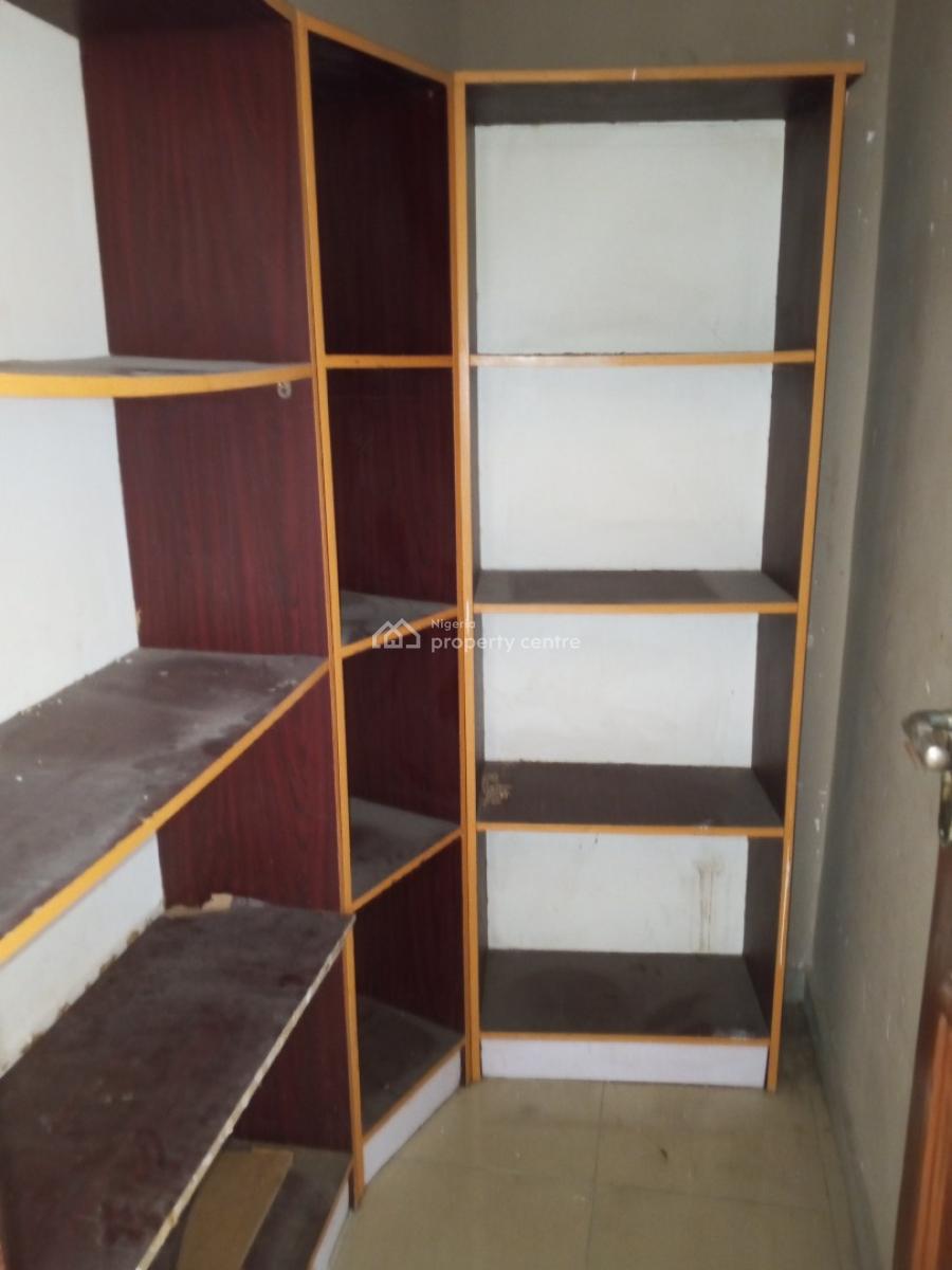 Well Renovated 3 Bedroom Flat, Bashorun Majek, Sangotedo, Ajah, Lagos, Flat / Apartment for Rent
