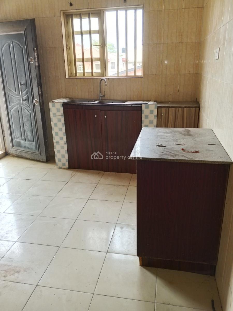 Well Renovated 3 Bedroom Flat, Bashorun Majek, Sangotedo, Ajah, Lagos, Flat / Apartment for Rent