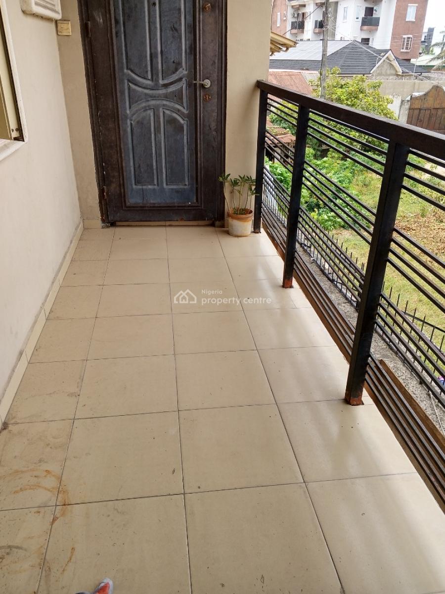 Well Renovated 3 Bedroom Flat, Bashorun Majek, Sangotedo, Ajah, Lagos, Flat / Apartment for Rent