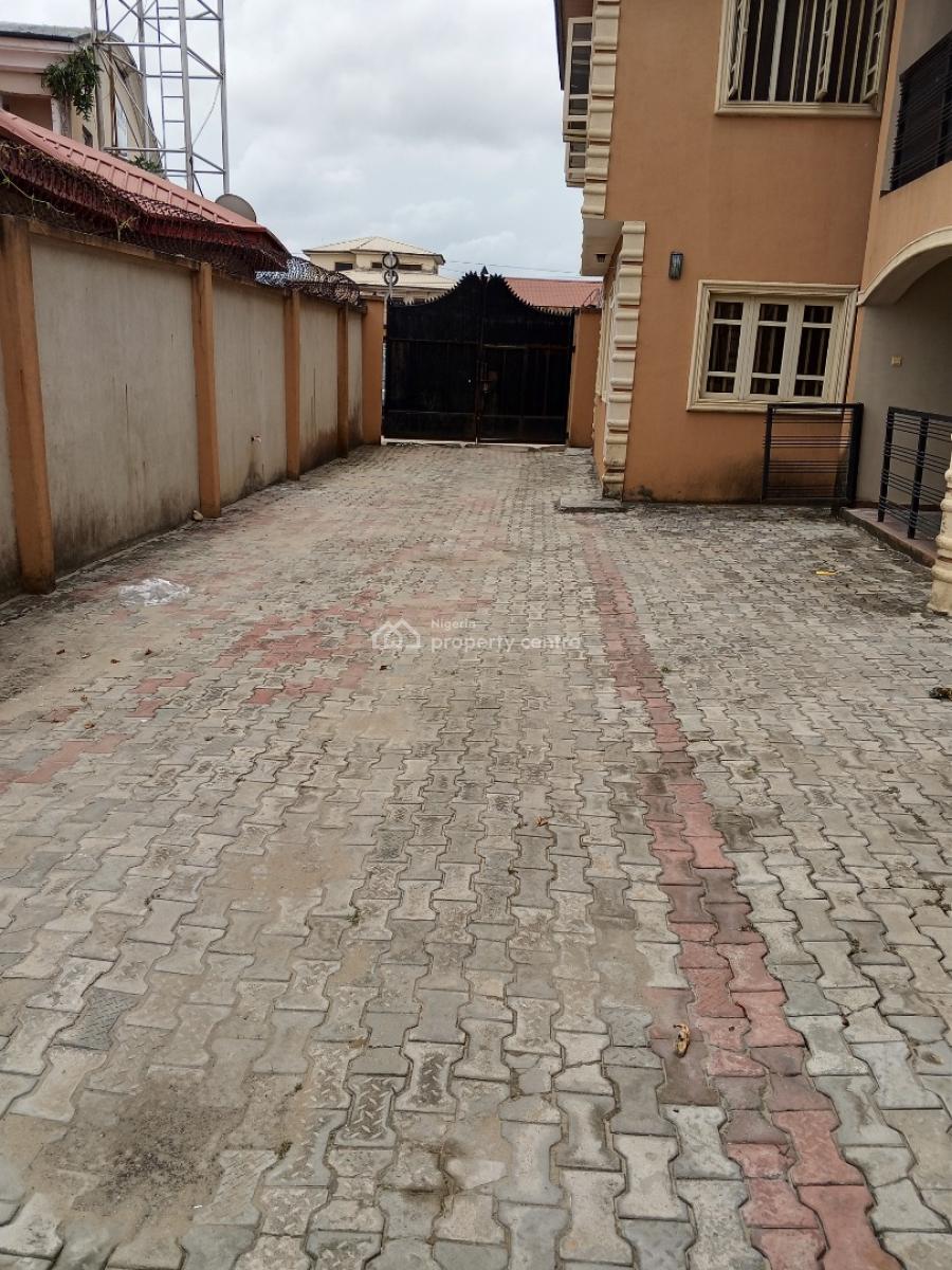 Well Renovated 3 Bedroom Flat, Bashorun Majek, Sangotedo, Ajah, Lagos, Flat / Apartment for Rent