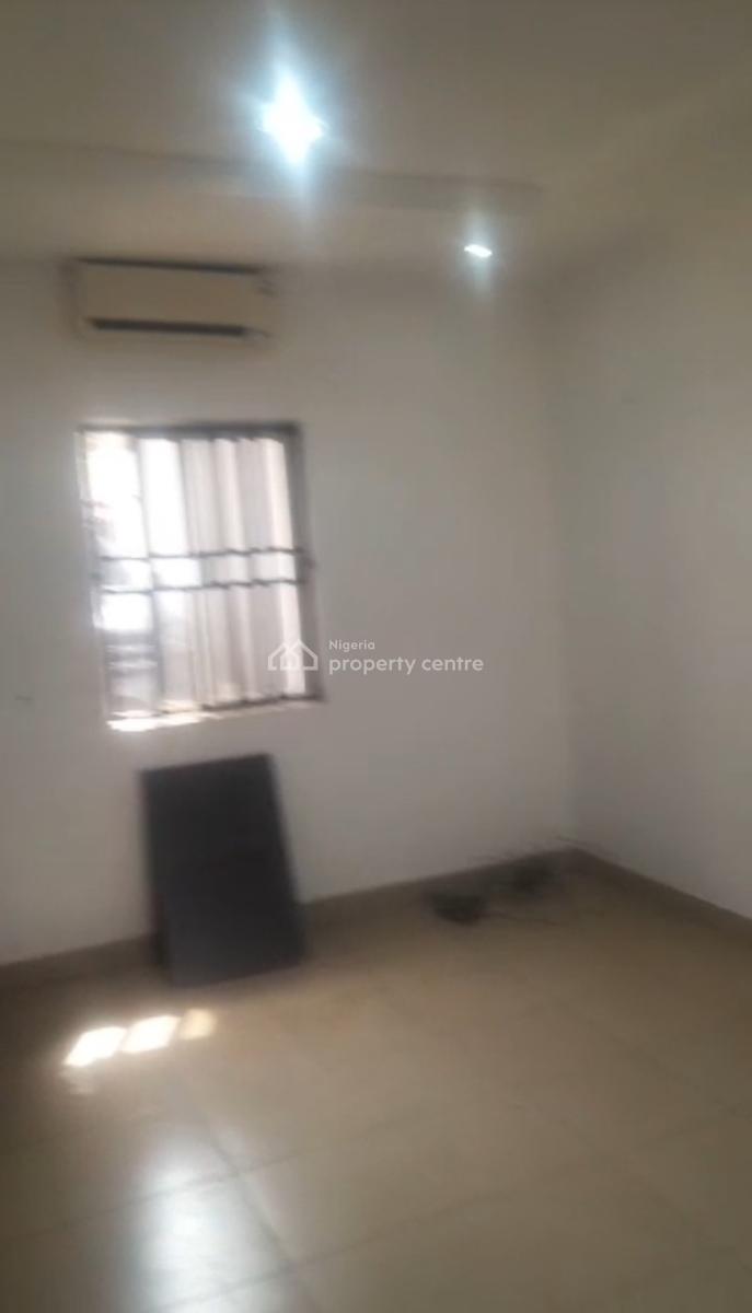Serviced Spacious 1 Bedroom Flat,2toilet ,with Ac, Off Ademola Adetokumbo, Wuse 2, Abuja, Flat / Apartment for Rent