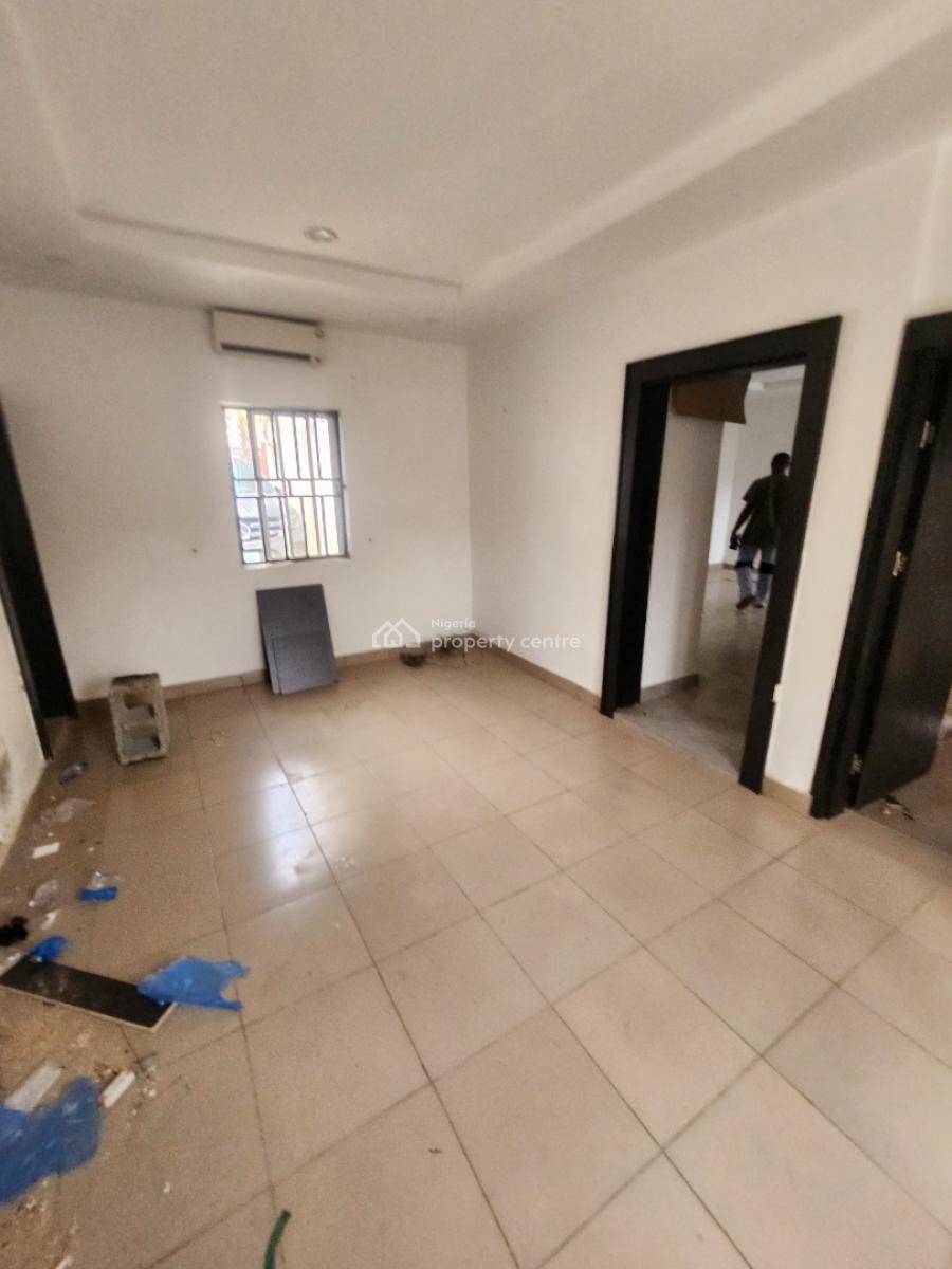 Serviced Spacious 1 Bedroom Flat, 2 Toilets,with Ac, Off Ademola Adetokunbo, Wuse 2, Abuja, Flat / Apartment for Rent