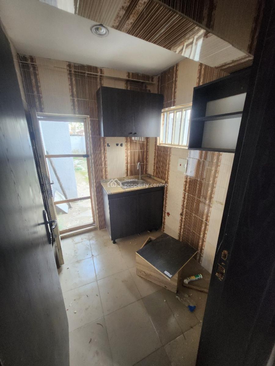 Serviced Spacious 1 Bedroom Flat, 2 Toilets,with Ac, Off Ademola Adetokunbo, Wuse 2, Abuja, Flat / Apartment for Rent