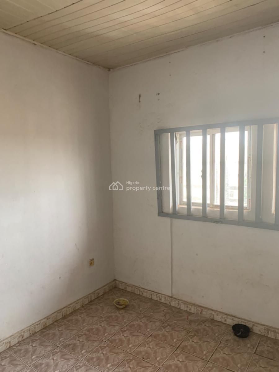 Spacious Self Contain on The Third Floor, Zone 3, Wuse, Abuja, Self Contain (single Rooms) for Rent