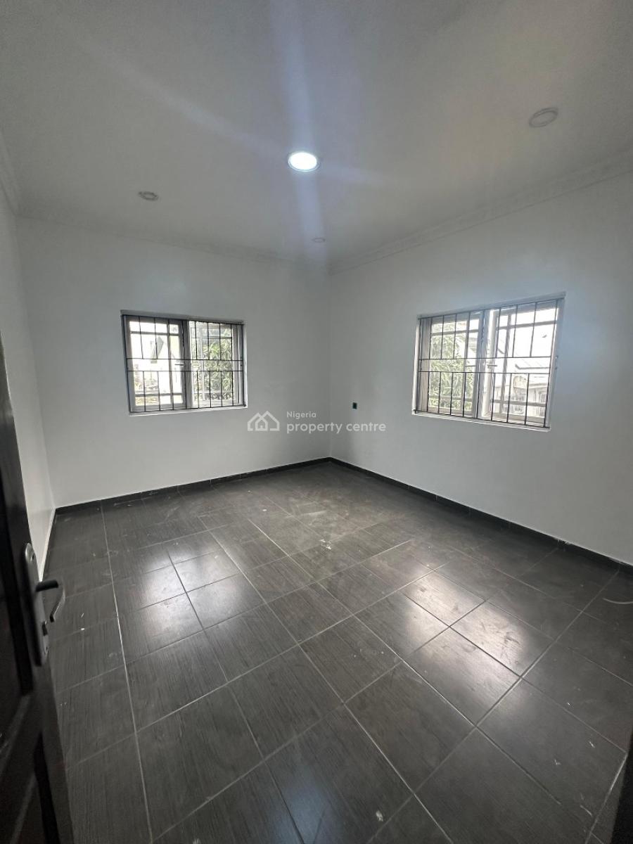 Well Maintained 2 Bedrooms Apartments, Lekki Phase 1, Lekki, Lagos, Flat / Apartment for Rent