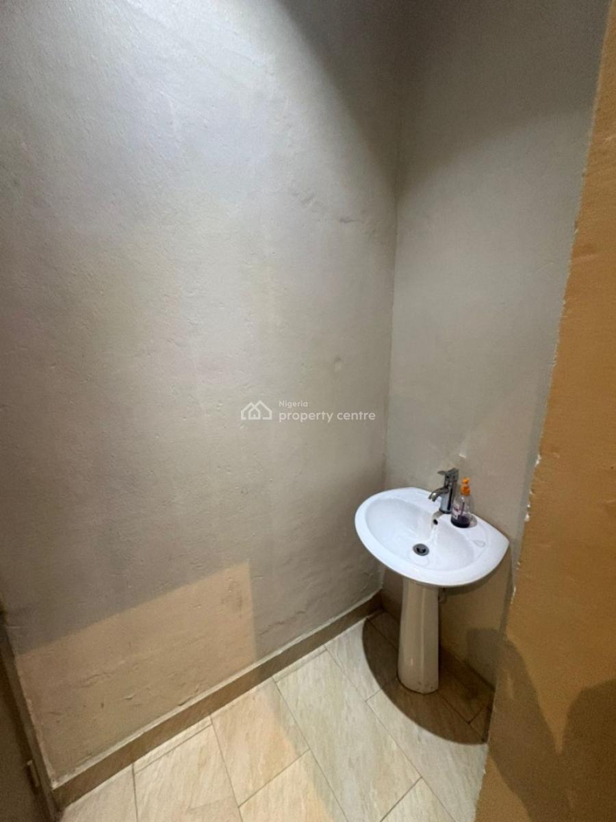 Luxury Mini Flat in a Prime Estate, Lekki Phase 1, Lekki, Lagos, Mini Flat (room and Parlour) for Rent