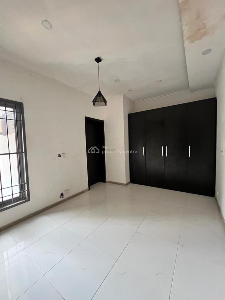 Spacious 1 Bedrooms Apartment (2dd Floor), Lekki Phase 1, Lekki, Lagos, Mini Flat (room and Parlour) for Rent