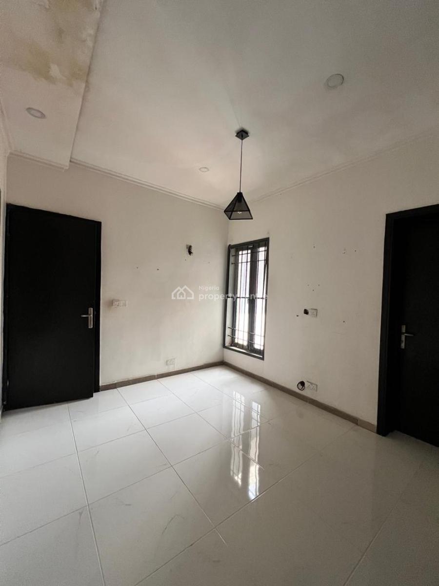 Spacious 1 Bedrooms Apartment (2dd Floor), Lekki Phase 1, Lekki, Lagos, Mini Flat (room and Parlour) for Rent