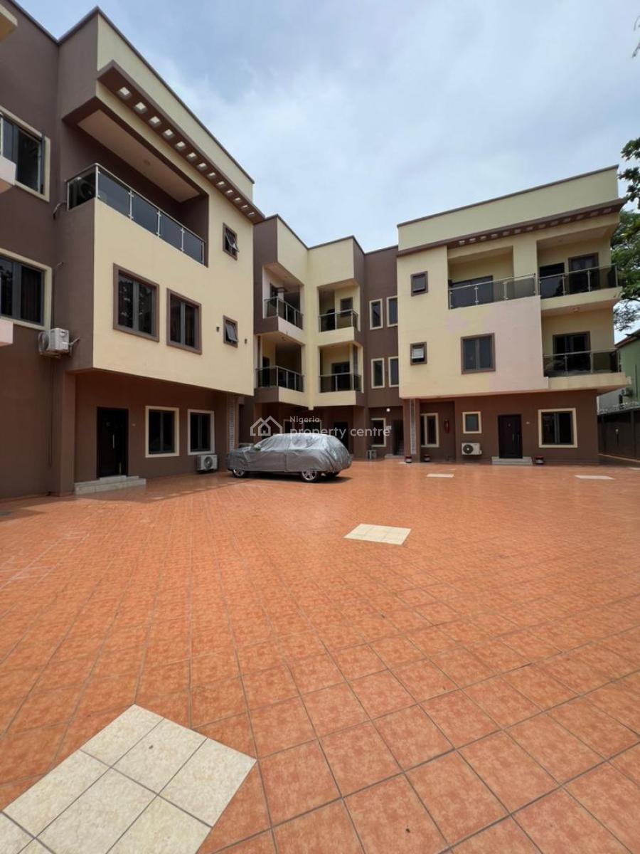 Exclusive Spacious 3 Bedroom Apartment in a Secure Estate, Freedom Way, Lekki, Lagos, Flat / Apartment for Rent
