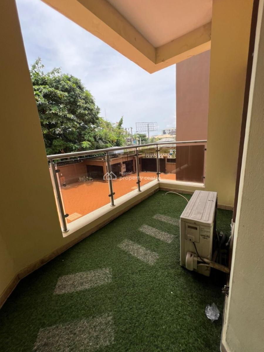 Exclusive Spacious 3 Bedroom Apartment in a Secure Estate, Freedom Way, Lekki, Lagos, Flat / Apartment for Rent
