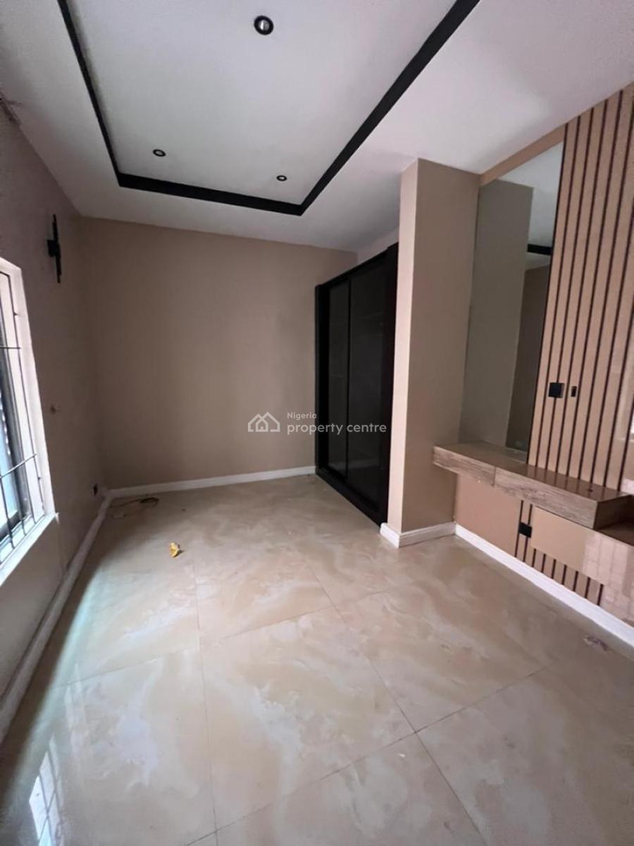 Exclusive Spacious 3 Bedroom Apartment in a Secure Estate, Freedom Way, Lekki, Lagos, Flat / Apartment for Rent