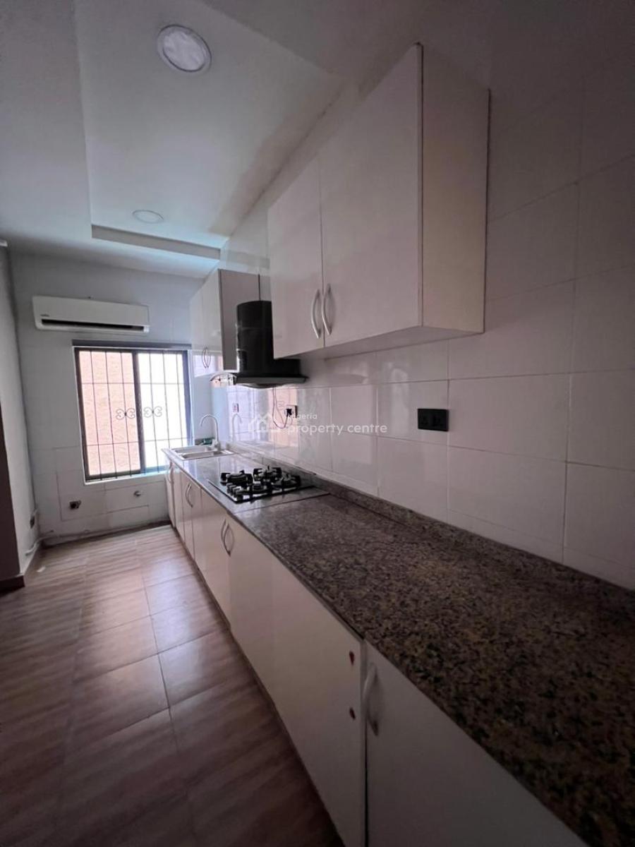 Exclusive Spacious 3 Bedroom Apartment in a Secure Estate, Freedom Way, Lekki, Lagos, Flat / Apartment for Rent