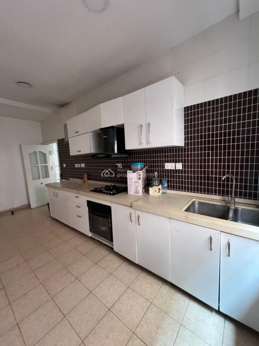 Exclusive Spacious 3 Bedroom Apartment in a Secure Estate, Freedom Way, Lekki, Lagos, Flat / Apartment for Rent