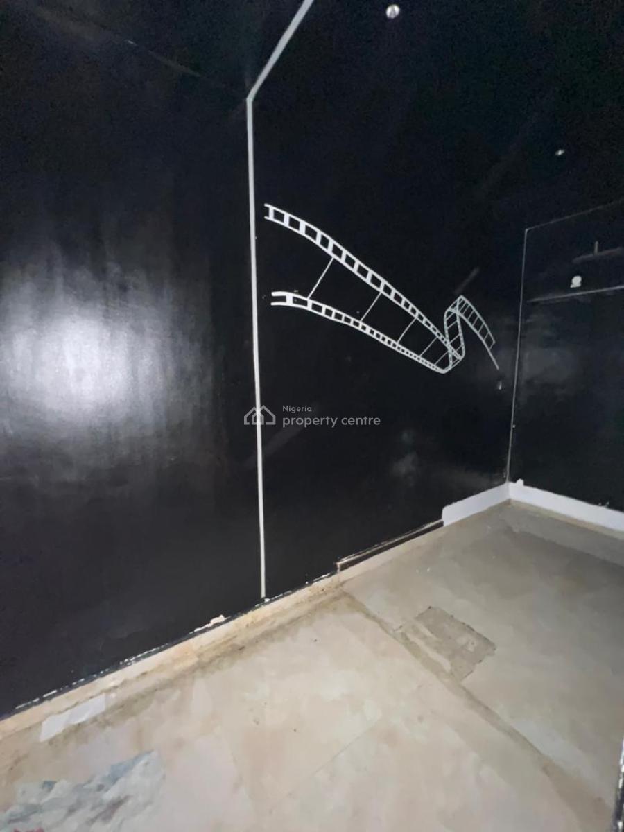 Exclusive Spacious 3 Bedroom Apartment in a Secure Estate, Freedom Way, Lekki, Lagos, Flat / Apartment for Rent