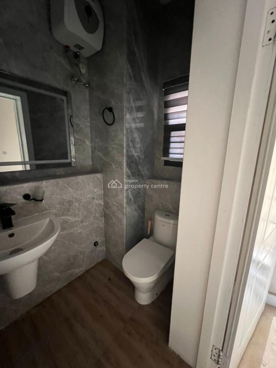 Exclusive Spacious 3 Bedroom Apartment in a Secure Estate, Freedom Way, Lekki, Lagos, Flat / Apartment for Rent