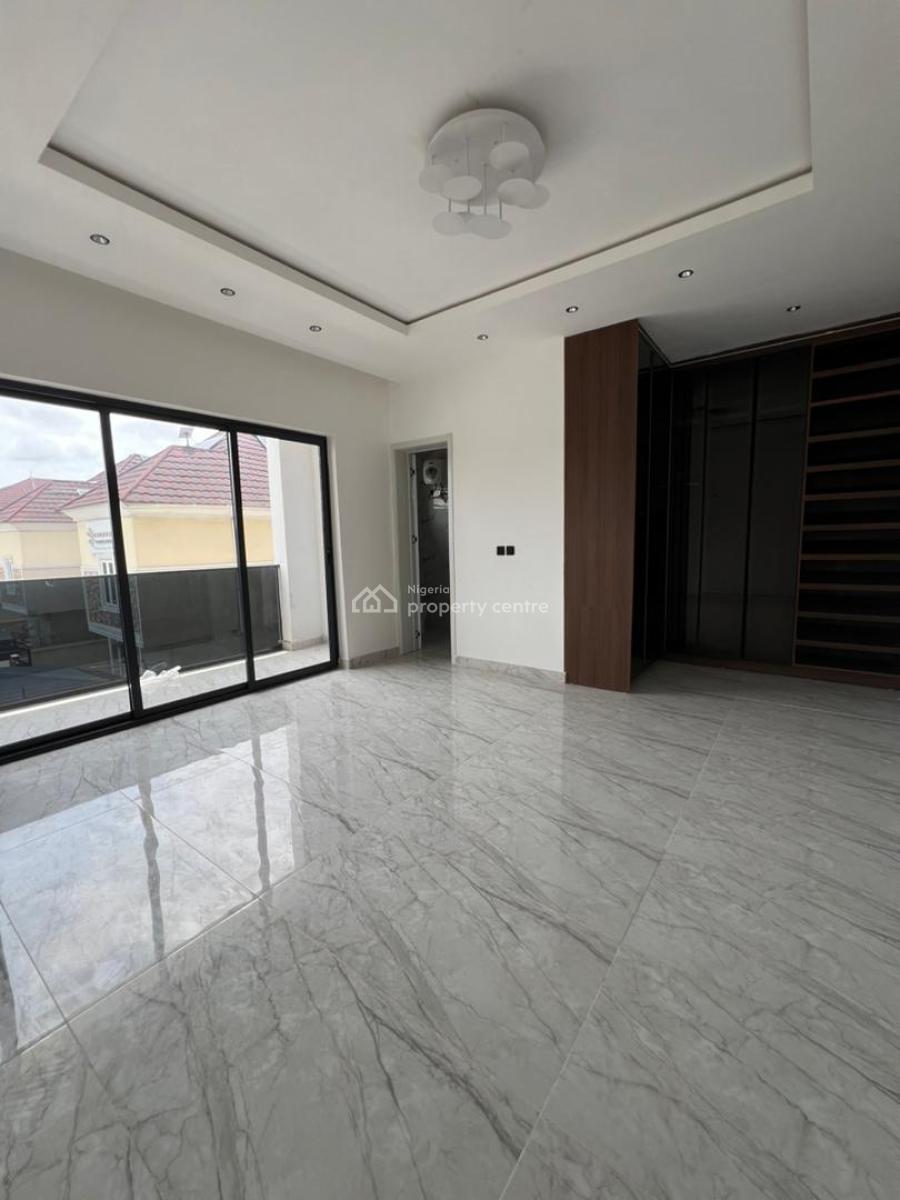 Adorable Newly Built 3 Bedroom Maissionette +pool & Bq, Lekki Phase 1, Lekki, Lagos, Flat / Apartment for Sale