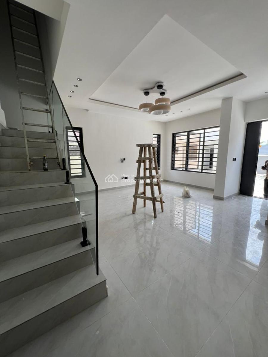 Adorable Newly Built 3 Bedroom Maissionette +pool & Bq, Lekki Phase 1, Lekki, Lagos, Flat / Apartment for Sale
