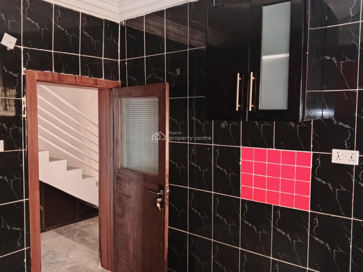 2 Bedroom Serviced Town House, Off Emmanuel Abimbola Cole, Lekki Phase 1, Lekki, Lagos, Flat / Apartment for Rent