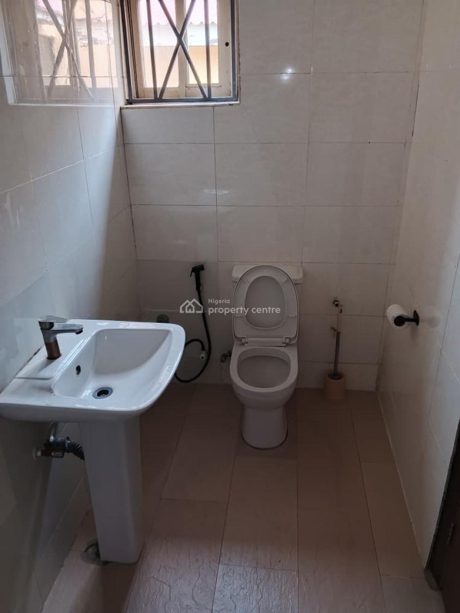 2 Bedroom Serviced Town House, Off Emmanuel Abimbola Cole, Lekki Phase 1, Lekki, Lagos, Flat / Apartment for Rent