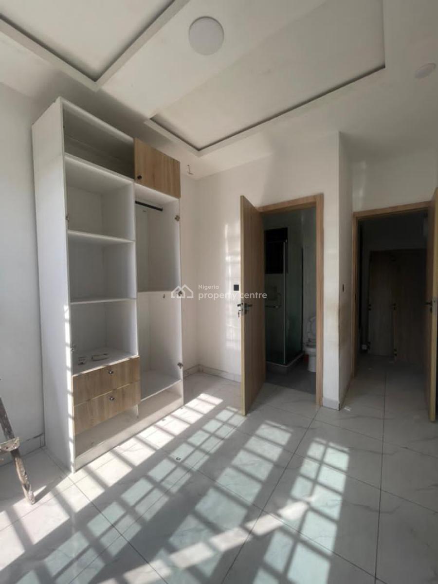 Serviced 2 Bedroom Apartment Upstairs, Ologolo, Lekki, Lagos, Flat / Apartment for Rent