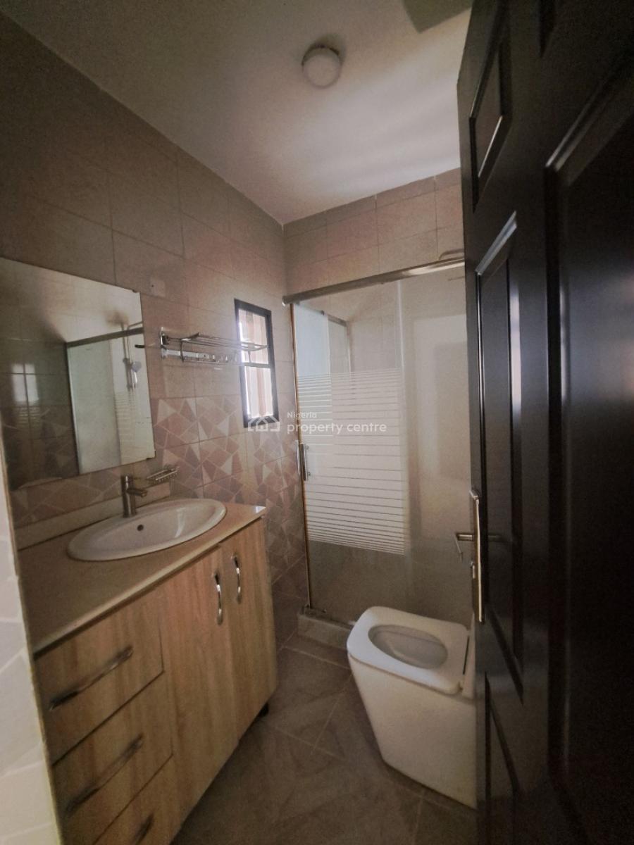 Neatly Finished 3bedroom Flat with Study, Wuse 2, Wuse 2, Abuja, Flat / Apartment for Rent