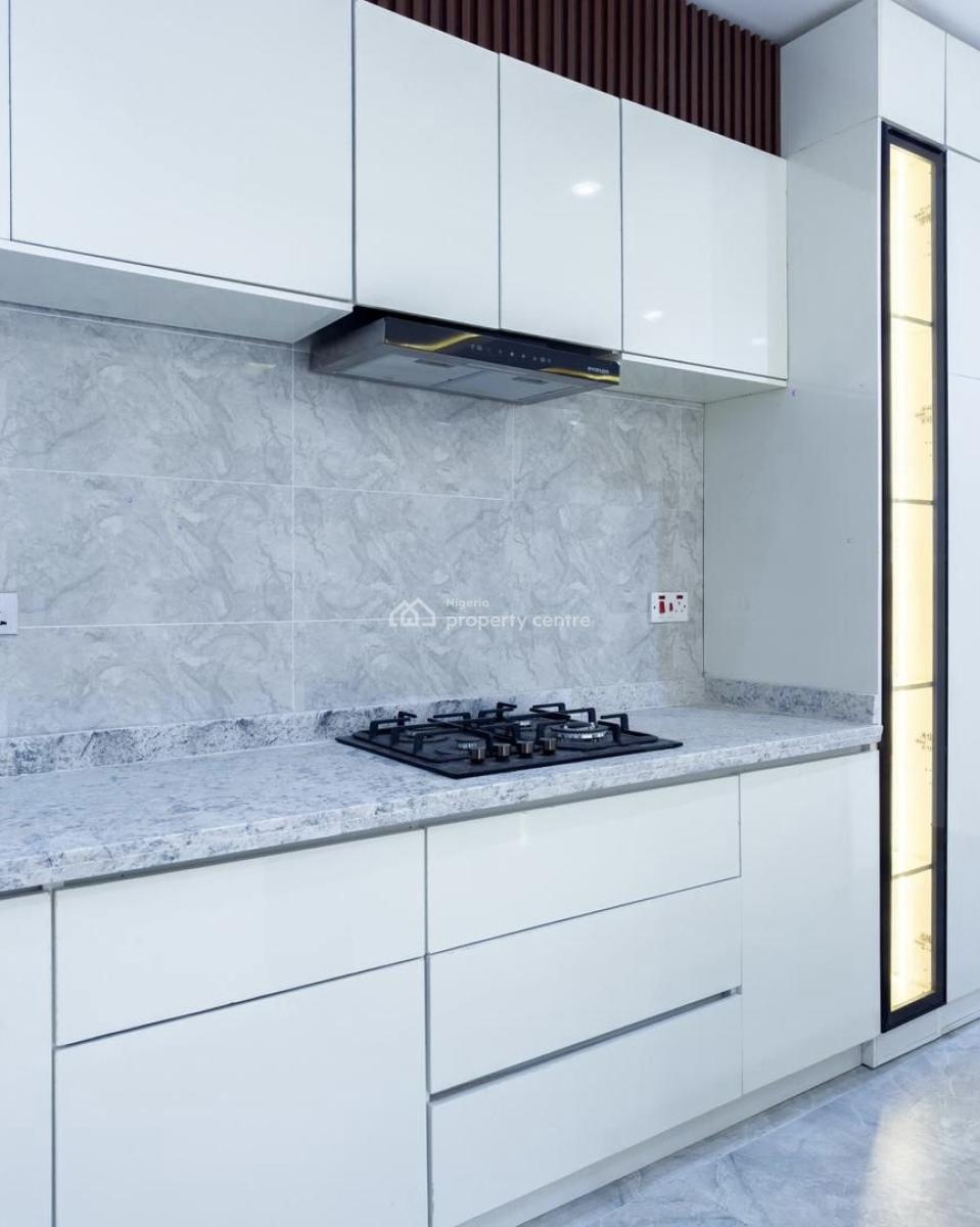 Contemporary 2 Bedroom Apartment with Central Gas System and Gym House, Lekki Phase 1, Lekki, Lagos, Flat / Apartment for Rent