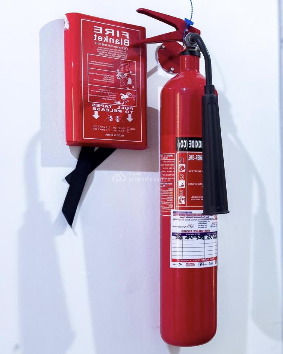 Contemporary 2 Bedroom Apartment with Central Gas System and Gym House, Lekki Phase 1, Lekki, Lagos, Flat / Apartment for Rent